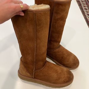 UGG tall sheepskin lined boots in brown